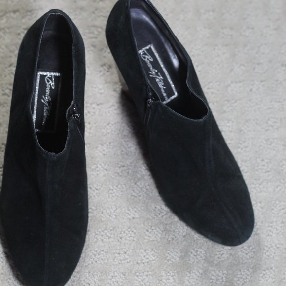 Beverly Feldman Women's 8.5 Black Suede 4" Shiny Animal Print Wedge Heel - Picture 2 of 5